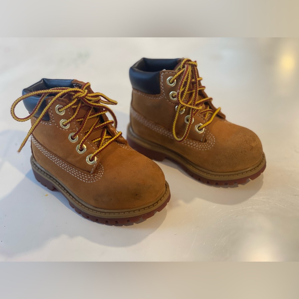 GUC Kids Timberland Boots Sz 5 toddler